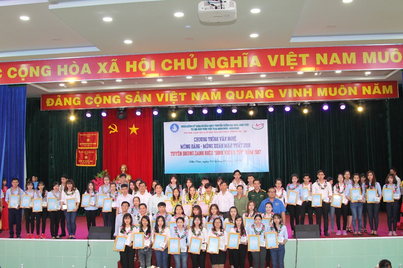 anh 8
